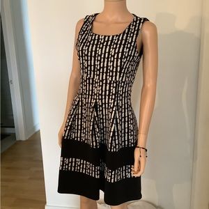 beautiful Rinascimento casual dress. for the office or restaurant